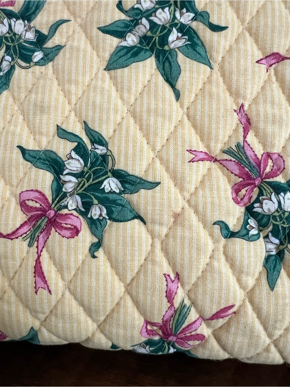 Vera Bradley Medium Cosmetic Bag, Yellow Hope Retired Pattern, 2002 - Picture 4 of 7